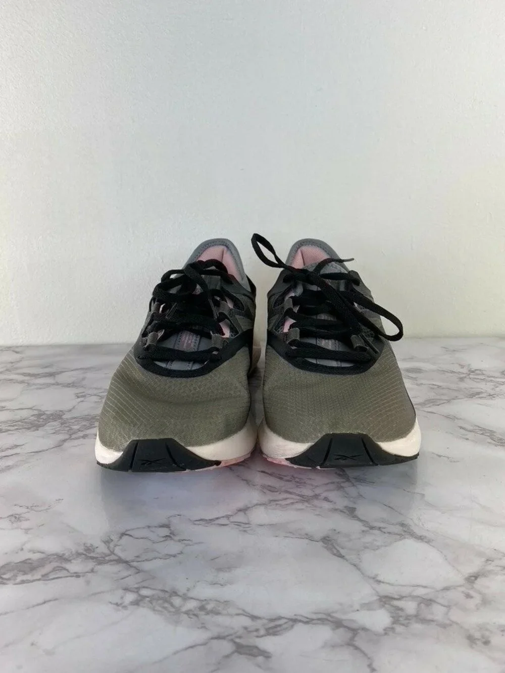 Reebok Women's Pink & Green Lace Up Jogging Running Sneaker SZ 7.5